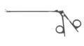 Lange bipolare Klemme aus Metall in gerader Scherenform vor weißem Hintergrund.